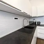 Fantabulous Downtown Abode W King Bed, 65\