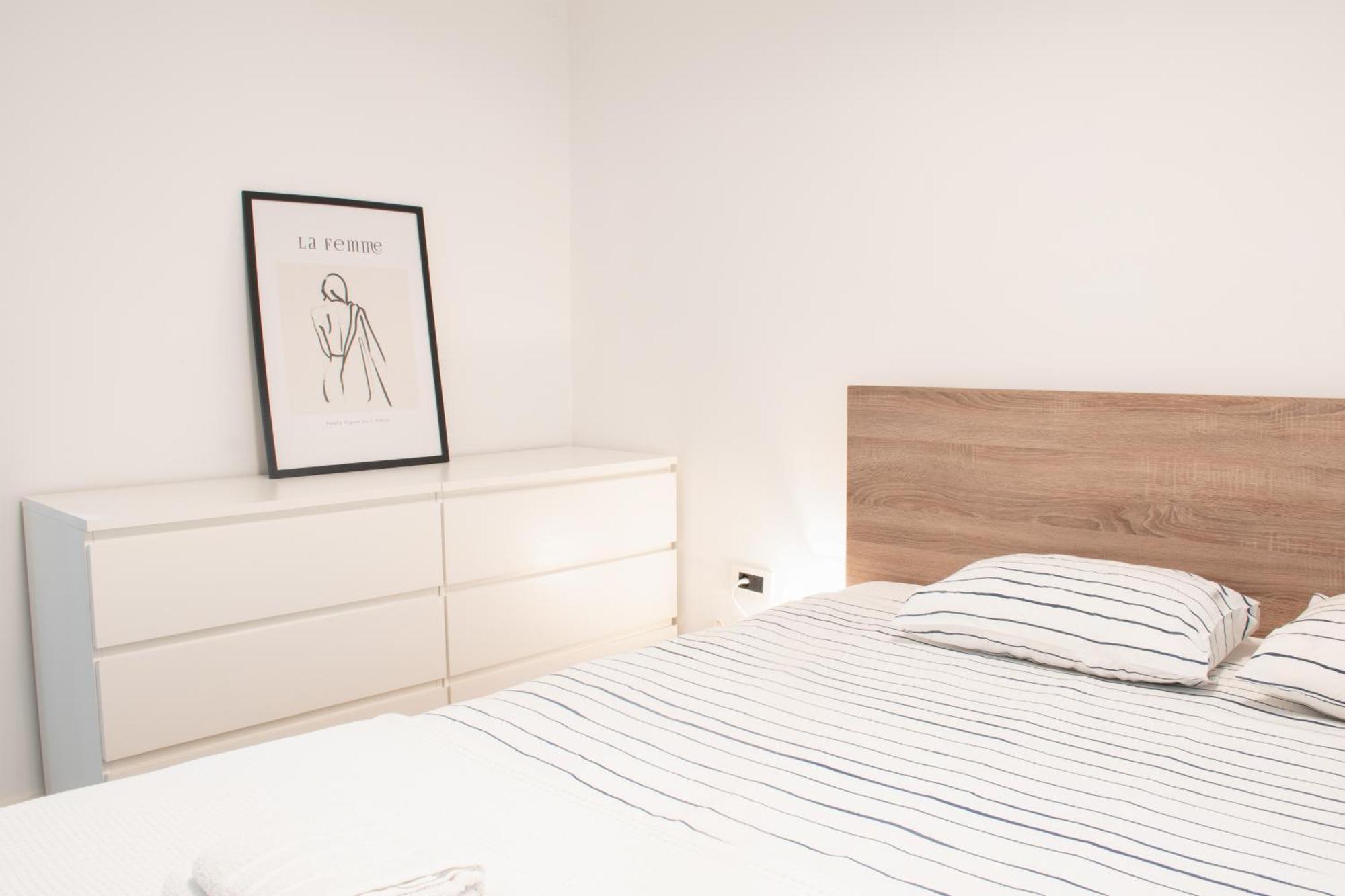 Fantabulous Downtown Abode W King Bed, 65