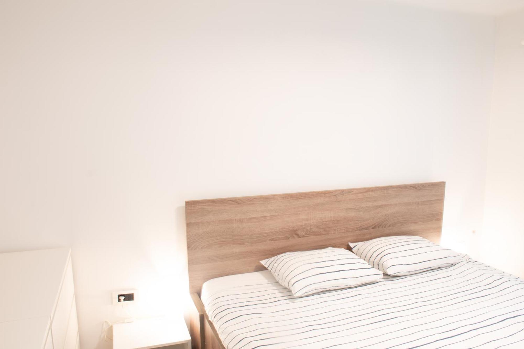 Fantabulous Downtown Abode W King Bed, 65